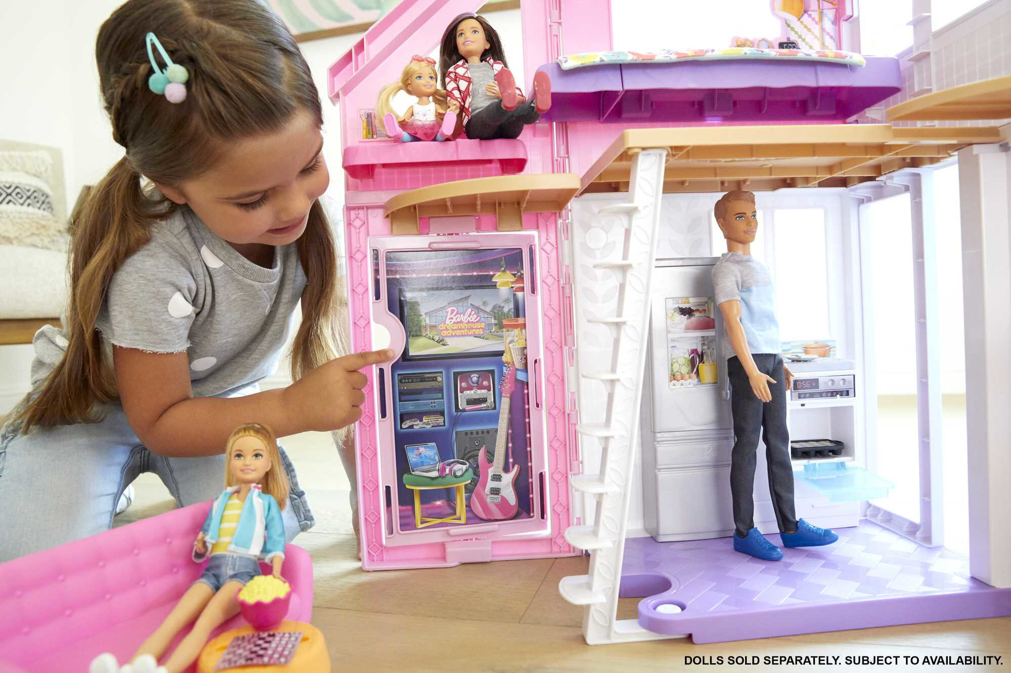 Barbie Malibu House Dollhouse Playset with 6 Rooms, Transforming Features & 25+ Accessories, Multicolor - Image 3
