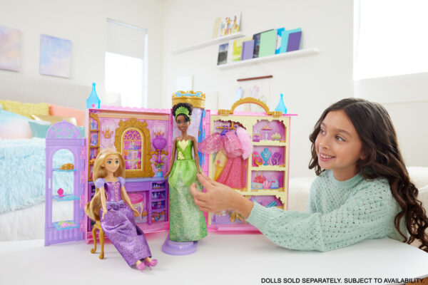 Disney Princess Ready for the Ball Closet Playset - Fashions, Accessories, & Portable Storage - Image 2